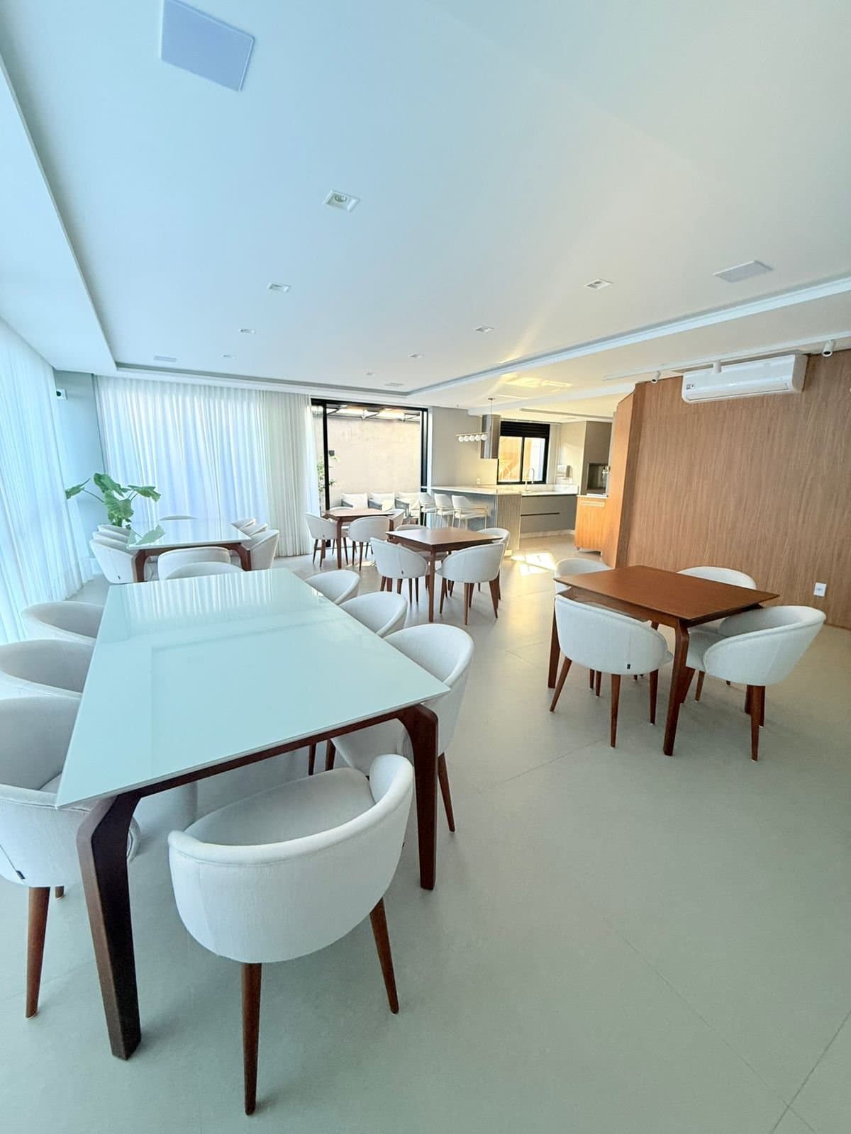 Apartamento de 3 quartos com 3 suítes e 134 m² em Bal. Piçarras