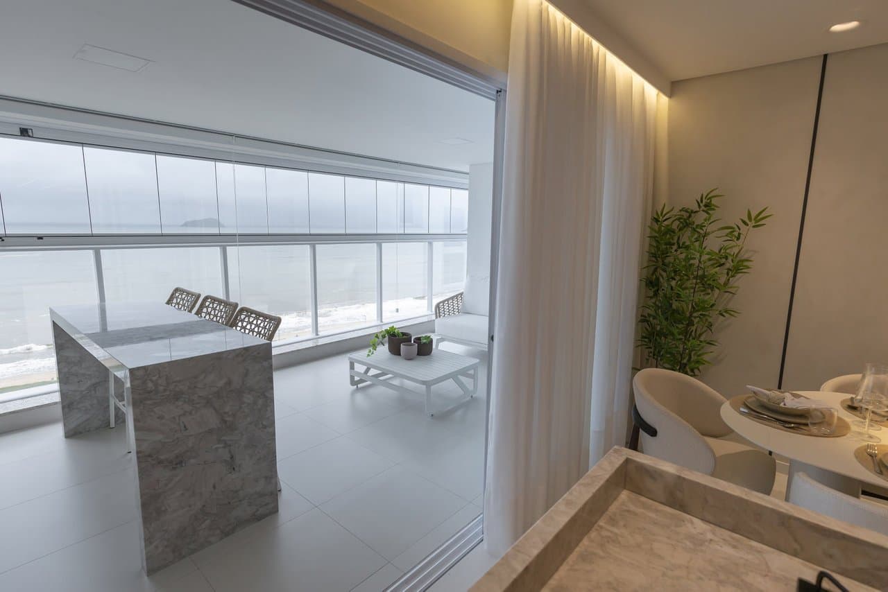 Apartamento de 3 quartos com 3 suítes e 145 m² em Bal. Piçarras