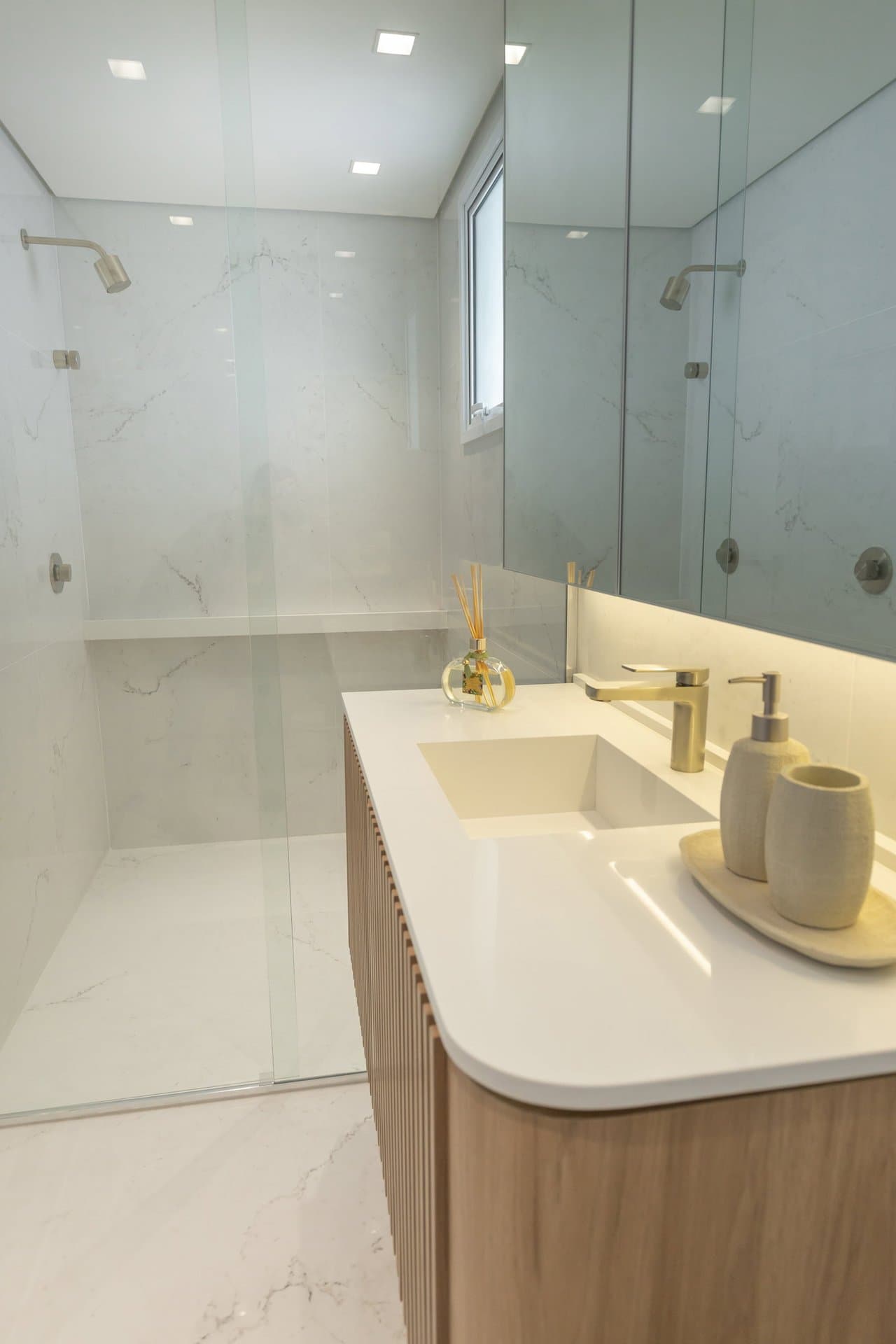 Apartamento de 3 quartos com 3 suítes e 145 m² em Bal. Piçarras