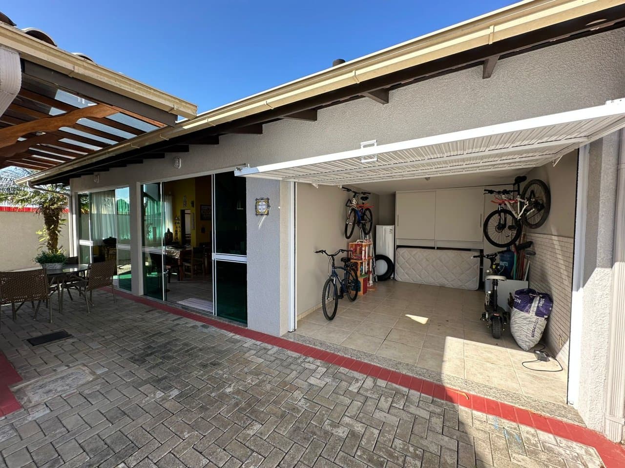 Casa de 3 quartos com 3 suítes e 180 m² em Bal. Piçarras