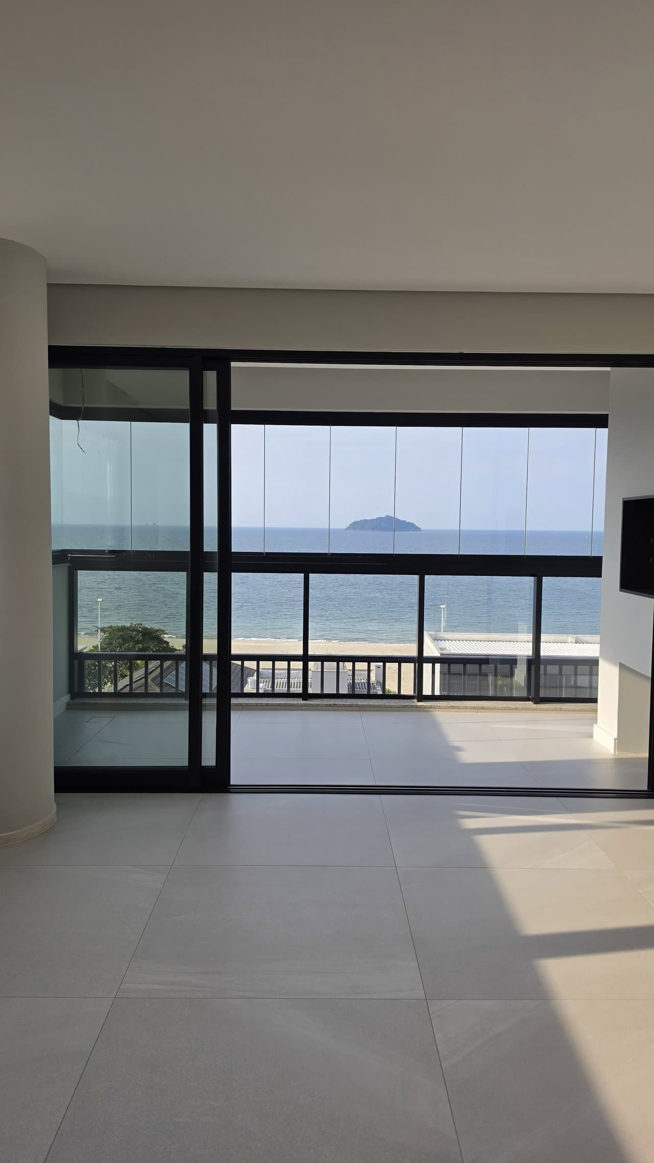 Apartamento de 3 quartos com 3 suítes e 145 m² em Bal. Piçarras
