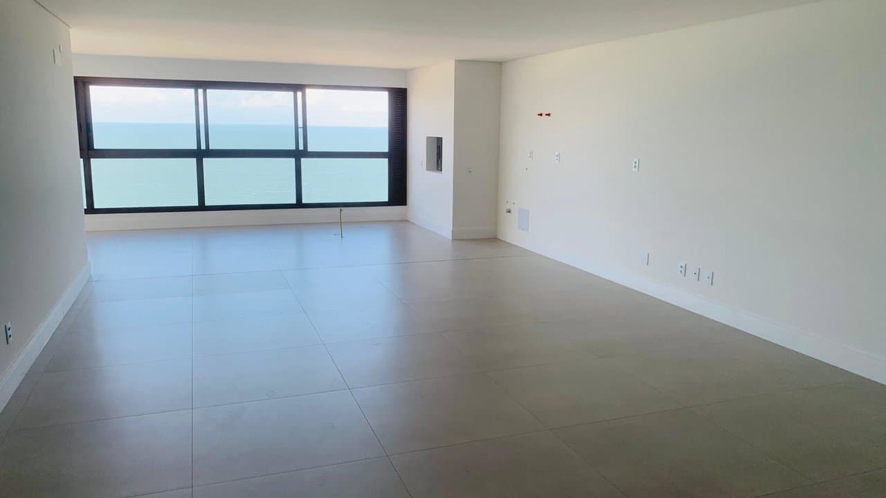 Apartamento de 4 quartos com 4 suítes e 200 m² em Bal. Piçarras