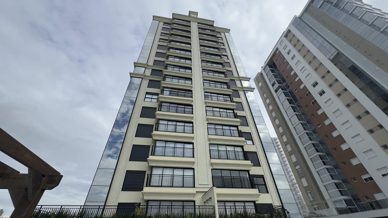 Apartamento de 3 quartos com 3 suítes e 128 m² em Bal. Piçarras