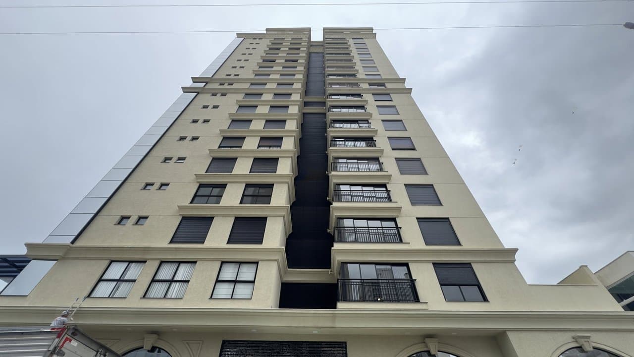 Apartamento de 3 quartos com 3 suítes e 128 m² em Bal. Piçarras