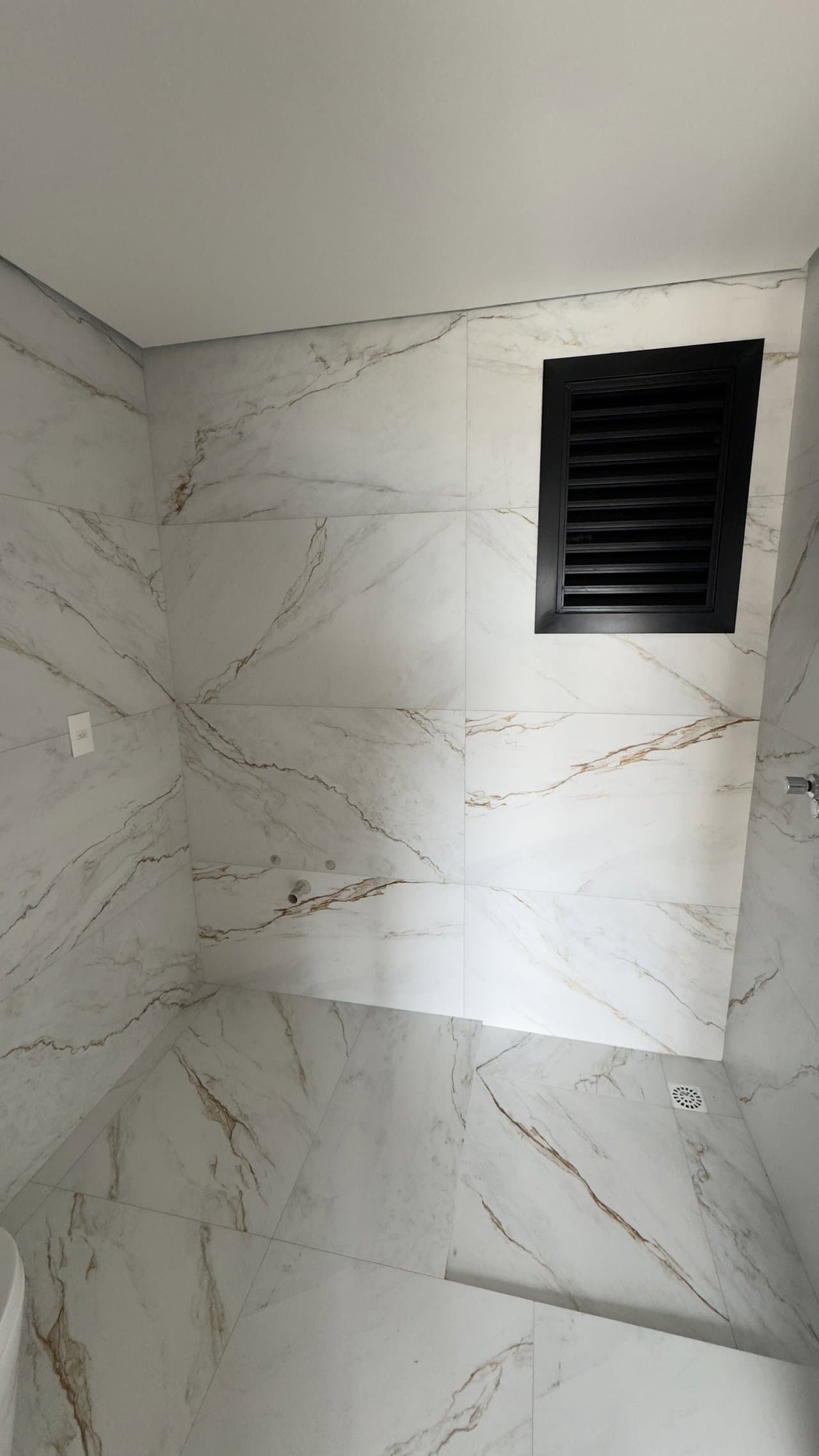 Apartamento de 3 quartos com 3 suítes e 128 m² em Bal. Piçarras