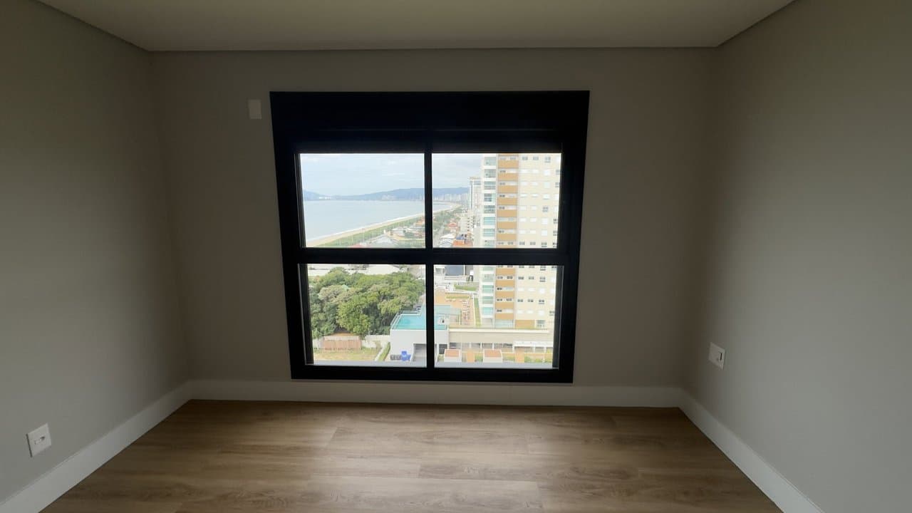 Apartamento de 3 quartos com 3 suítes e 128 m² em Bal. Piçarras