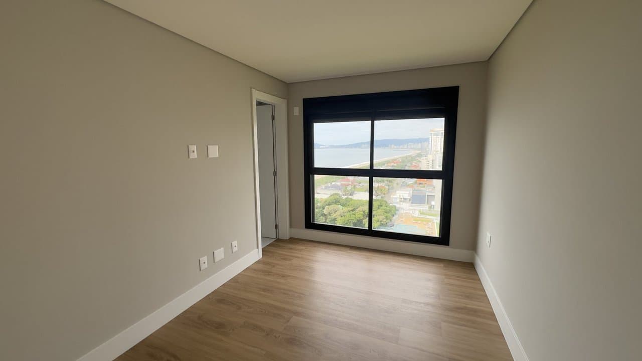 Apartamento de 3 quartos com 3 suítes e 128 m² em Bal. Piçarras