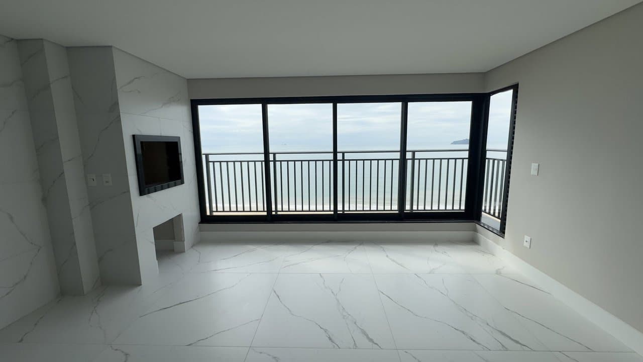 Apartamento de 3 quartos com 3 suítes e 128 m² em Bal. Piçarras