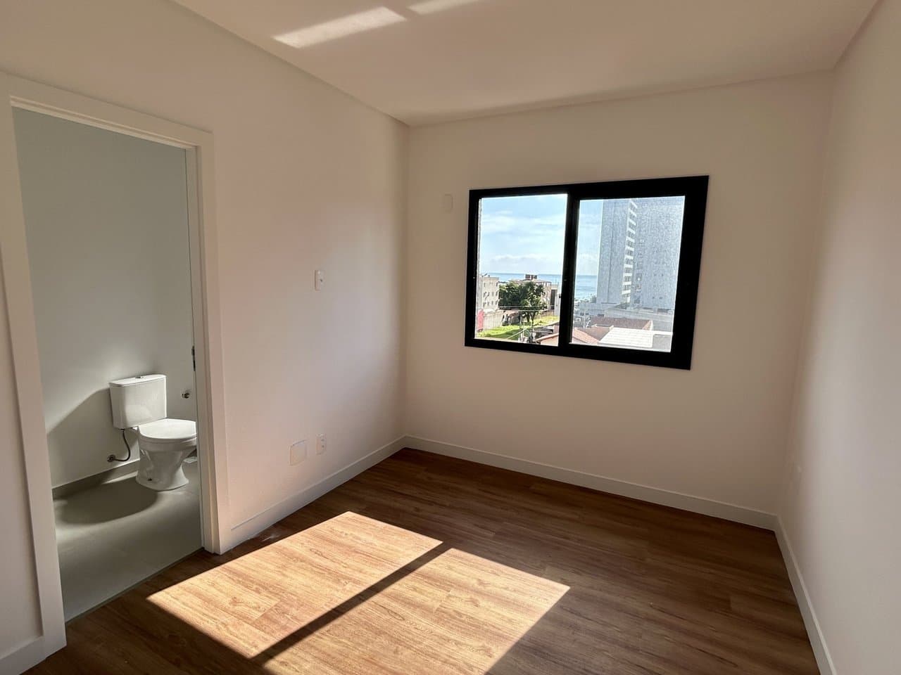 Apartamento de 1 quarto com 1 suíte e 78 m² em Bal. Piçarras