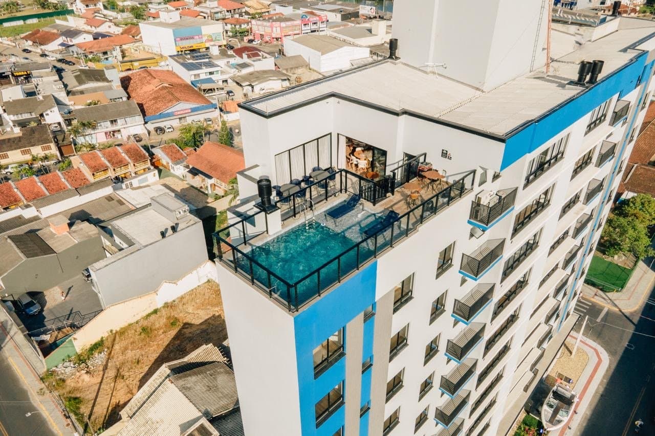 Apartamento de 2 quartos com 1 suíte e 97 m² em Bal. Piçarras