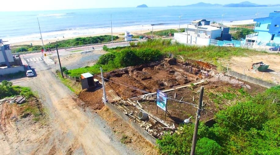 Terreno em Bal. Piçarras