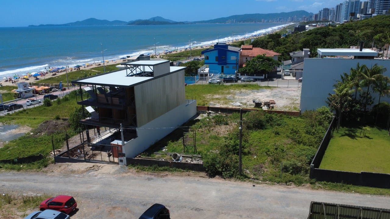 Terreno em Bal. Piçarras