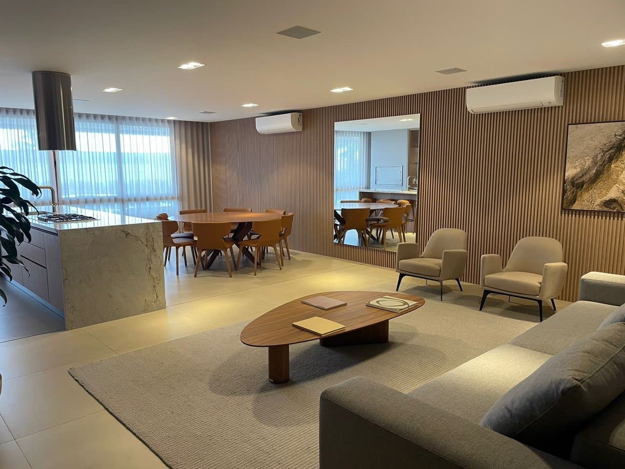 Apartamento de 4 quartos com 4 suítes e 199 m² em Bal. Piçarras