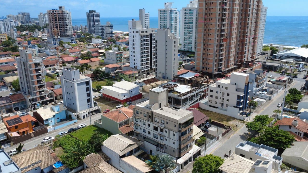 Cobertura de 4 quartos com 4 suítes e 165 m² em Bal. Piçarras