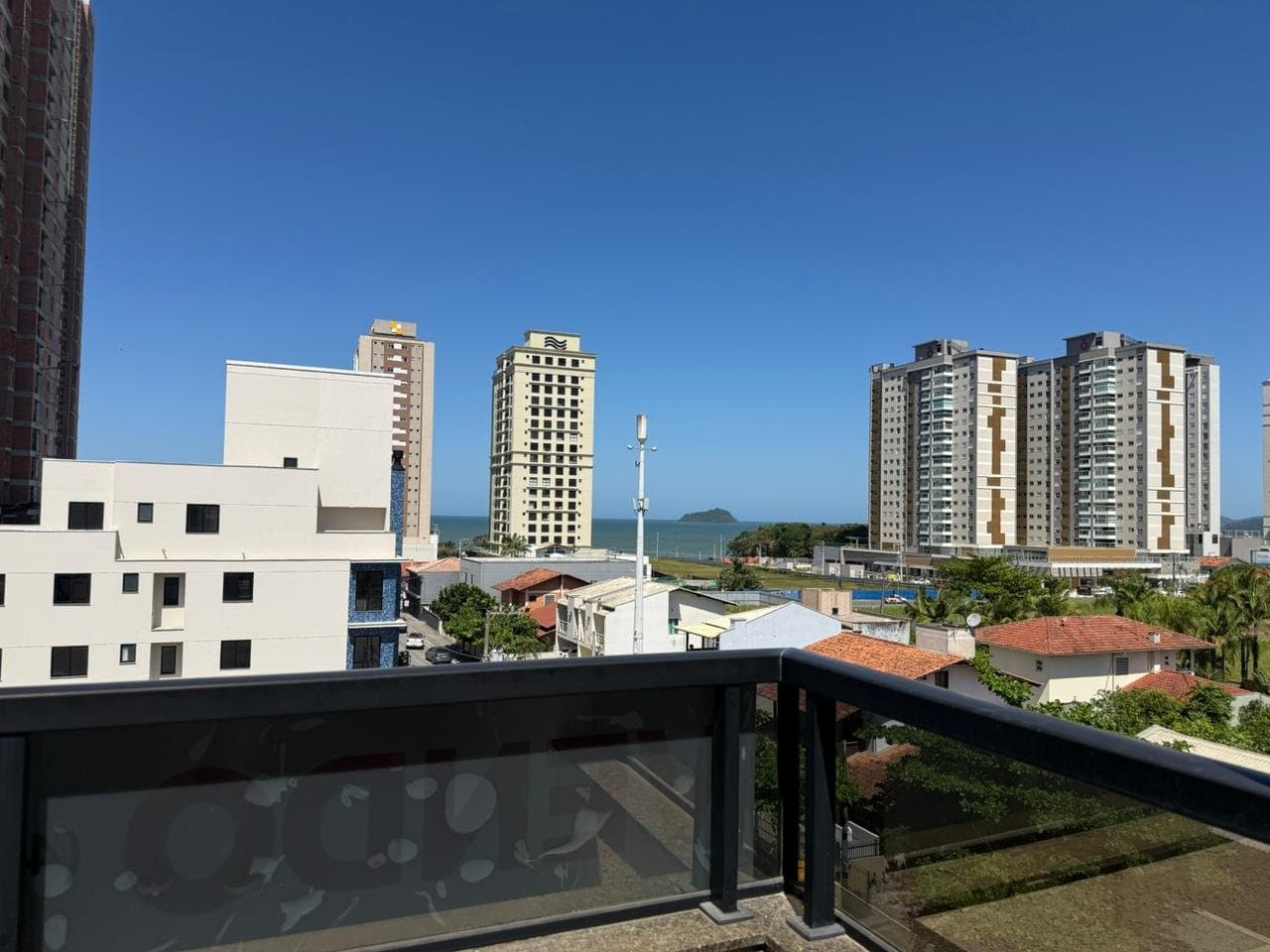 Cobertura de 4 quartos com 4 suítes e 165 m² em Bal. Piçarras