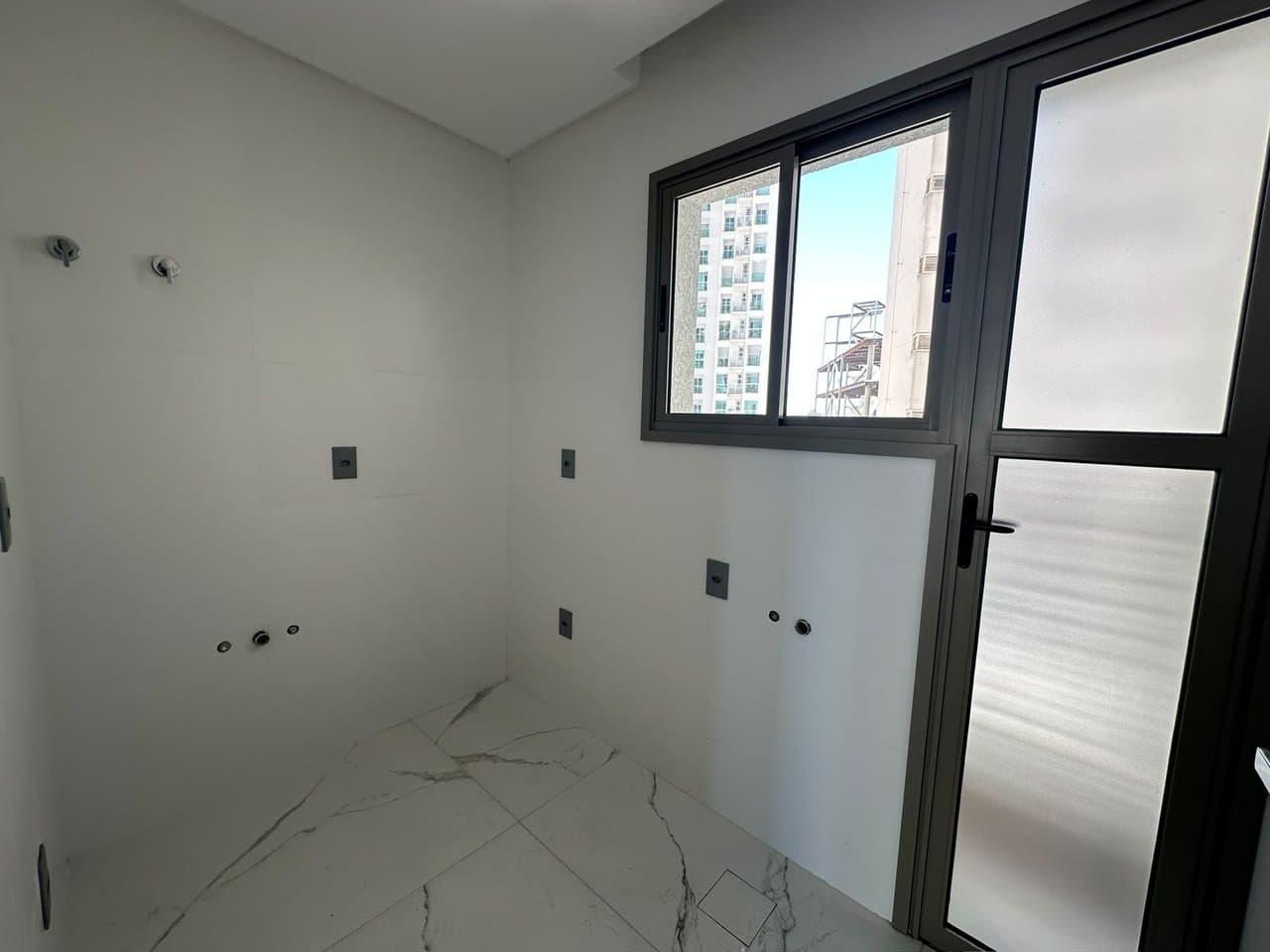 Apartamento de 3 quartos com 3 suítes e 133 m² em Itajaí