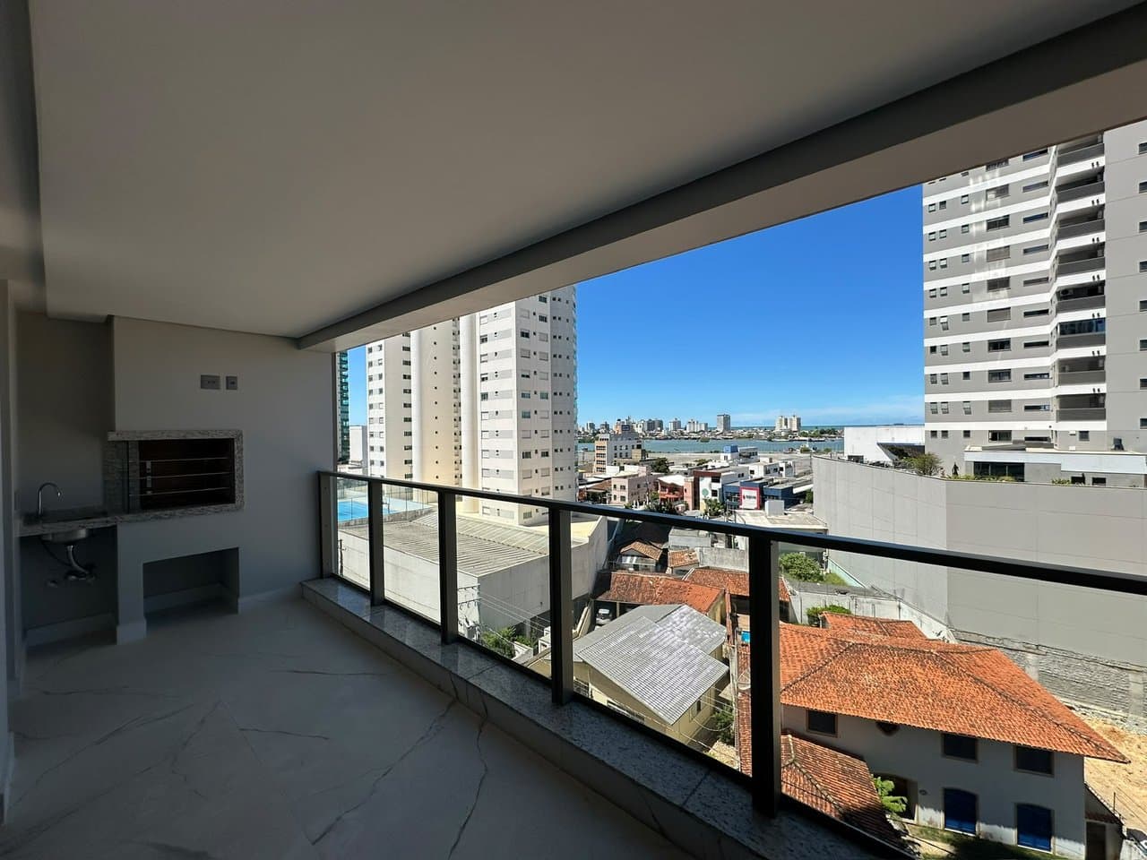 Apartamento de 3 quartos com 3 suítes e 133 m² em Itajaí