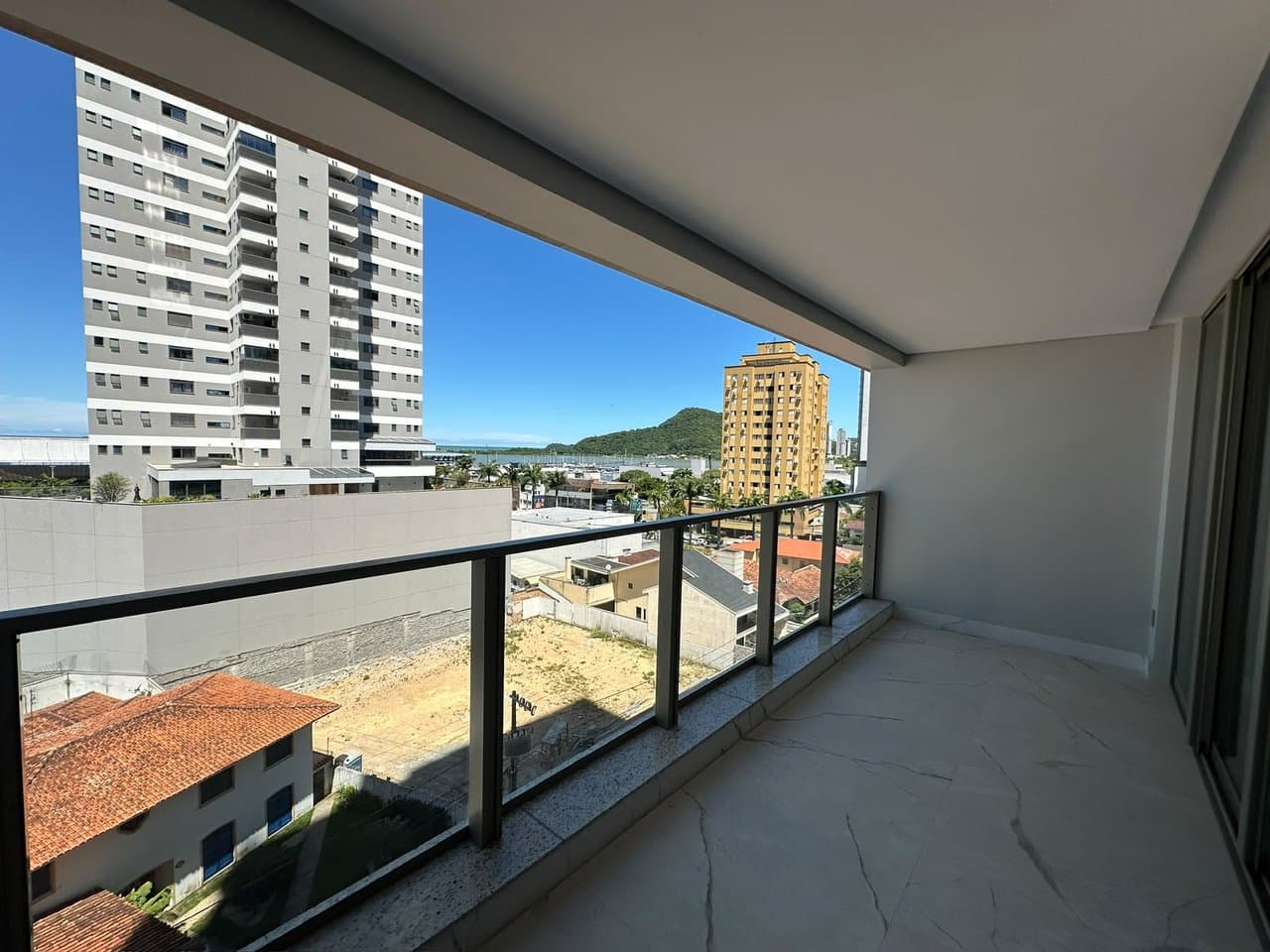 Apartamento de 3 quartos com 3 suítes e 133 m² em Itajaí