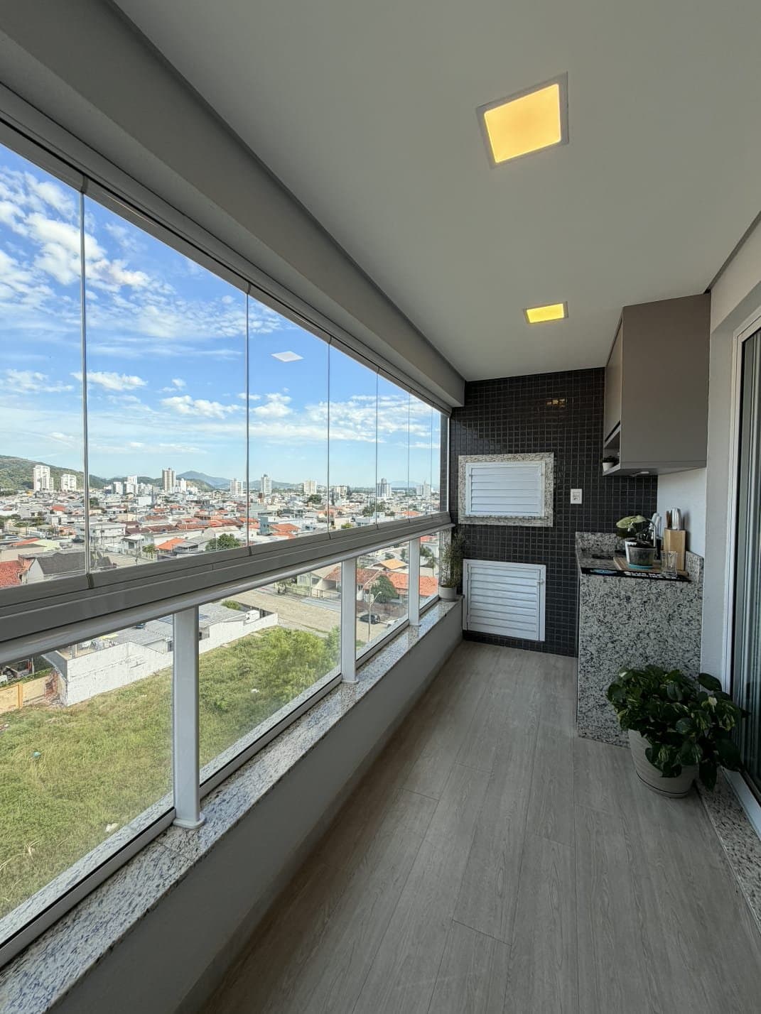 Apartamento de 2 quartos com 1 suíte e 80 m² em Itajaí