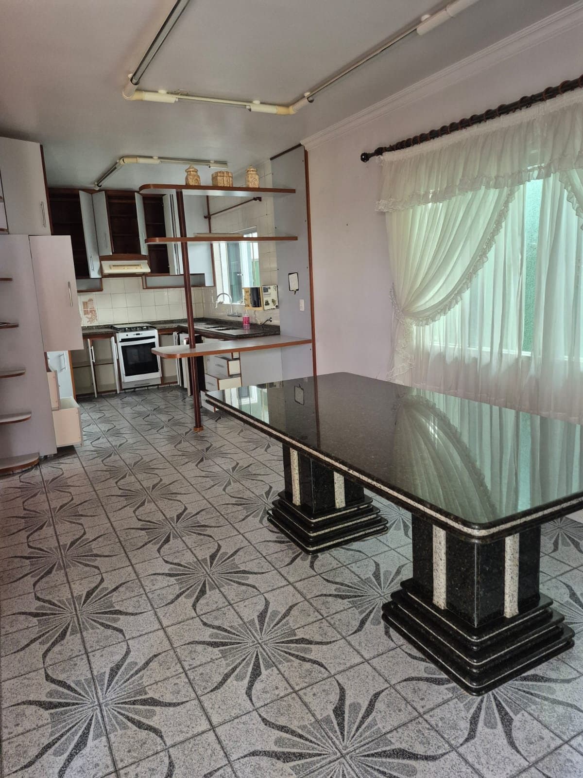 Casa de 3 quartos com 2 suítes e 340 m² em Itajaí