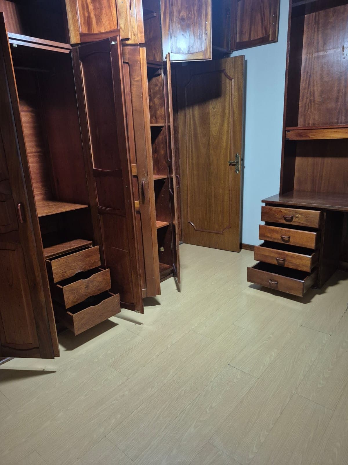 Casa de 3 quartos com 2 suítes e 340 m² em Itajaí