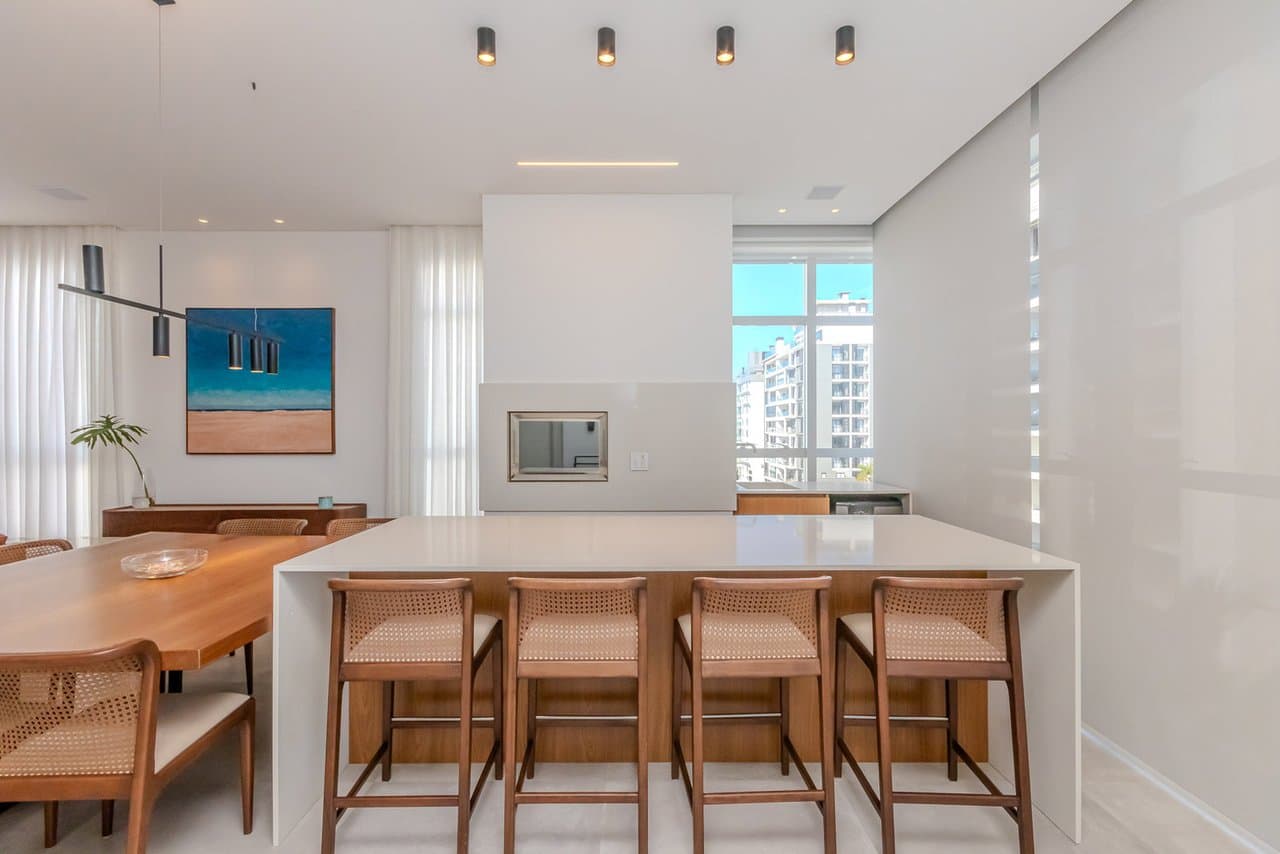 Apartamento de 3 quartos com 3 suítes e 157 m² em Itajaí