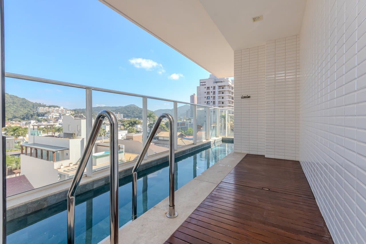Apartamento de 3 quartos com 3 suítes e 157 m² em Itajaí