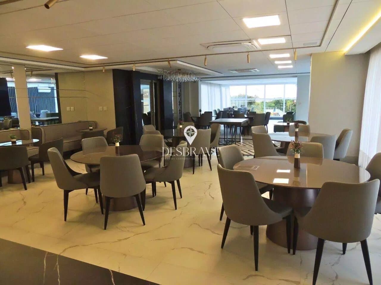 Apartamento de 3 quartos com 2 suítes e 230 m² em Itajaí