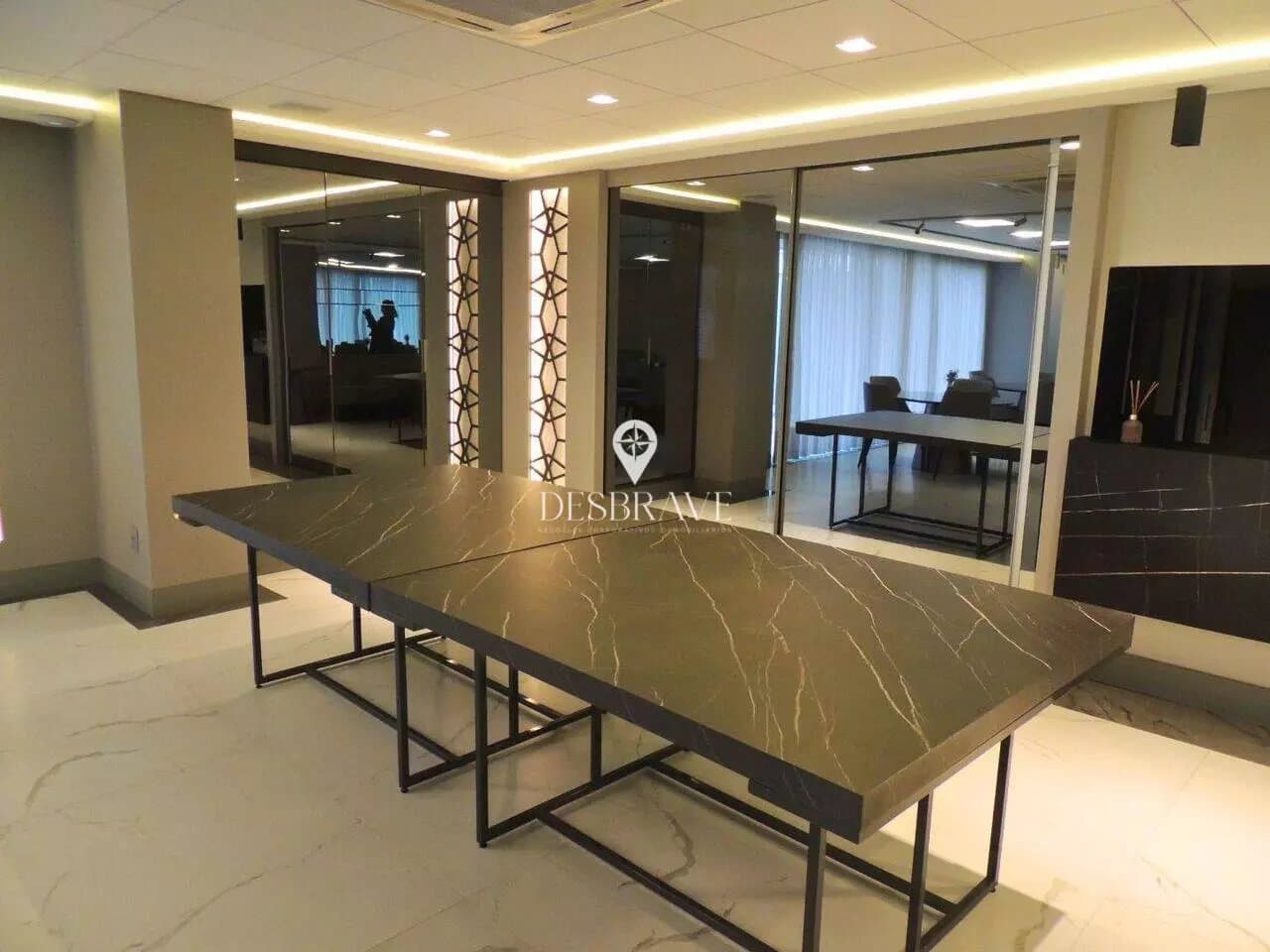 Apartamento de 3 quartos com 2 suítes e 230 m² em Itajaí