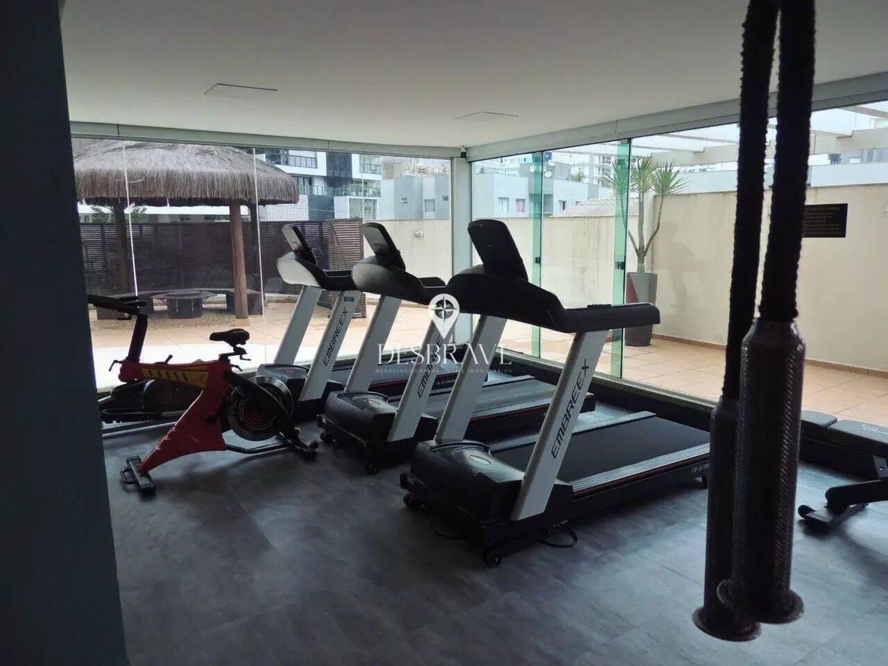 Apartamento de 3 quartos com 2 suítes e 230 m² em Itajaí