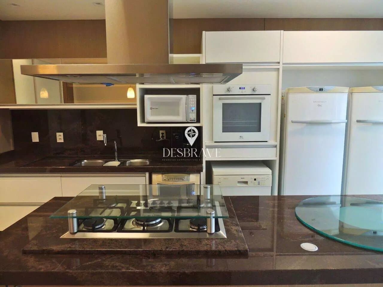 Apartamento de 3 quartos com 2 suítes e 230 m² em Itajaí