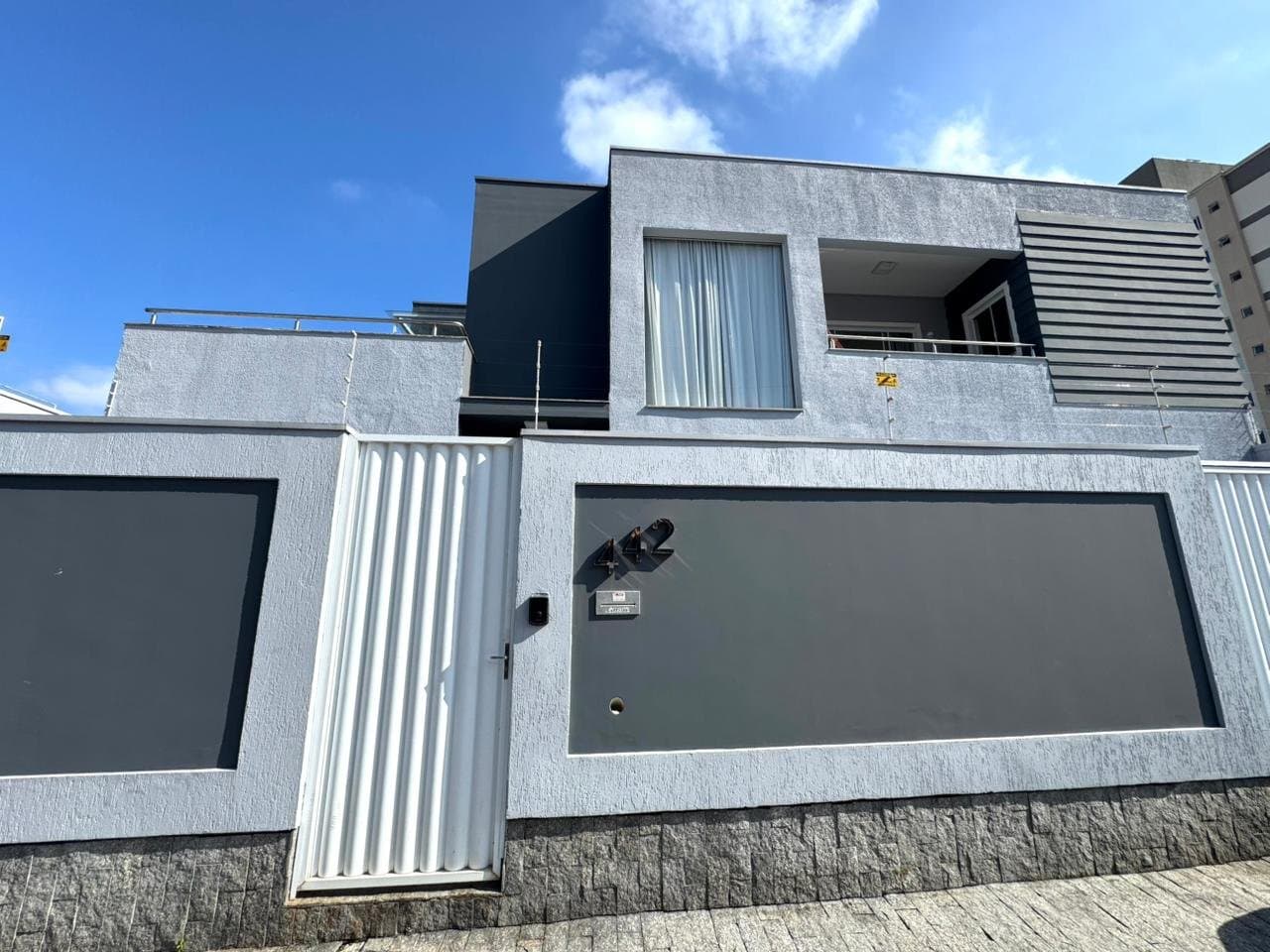 Casa de 3 quartos com 1 suíte e 263 m² em Itajaí