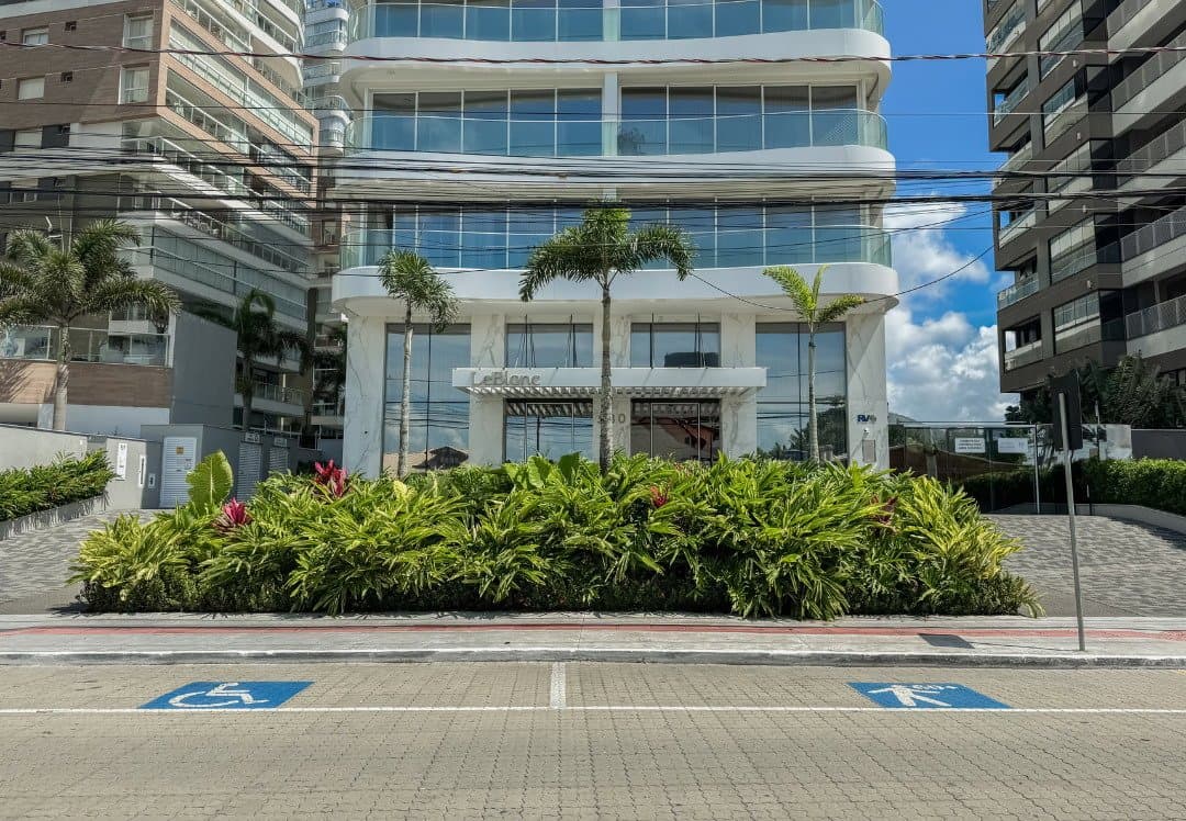 Apartamento de 3 quartos com 3 suítes e 173 m² em Itajaí
