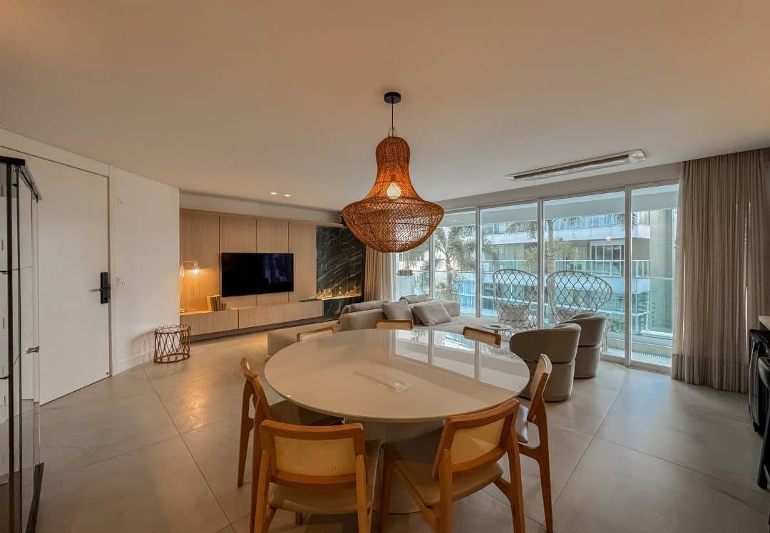 Apartamento de 3 quartos com 3 suítes e 173 m² em Itajaí