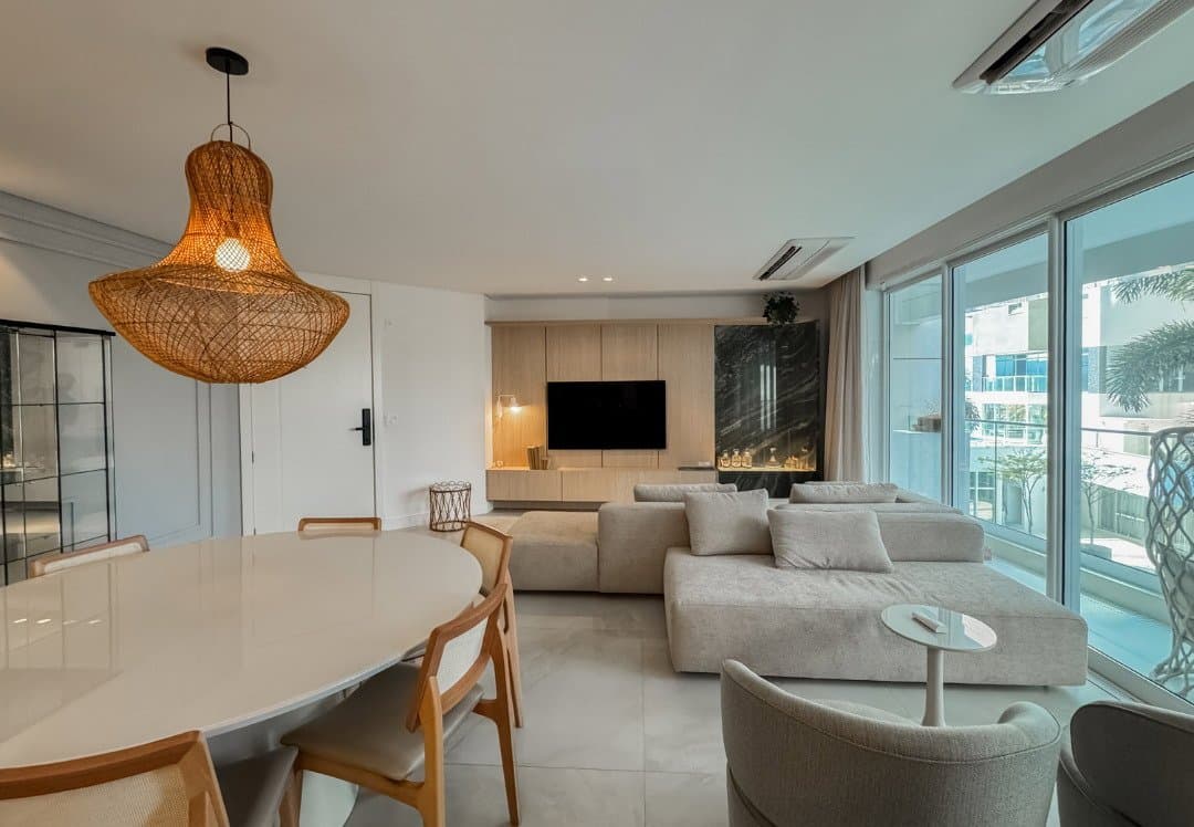 Apartamento de 3 quartos com 3 suítes e 173 m² em Itajaí