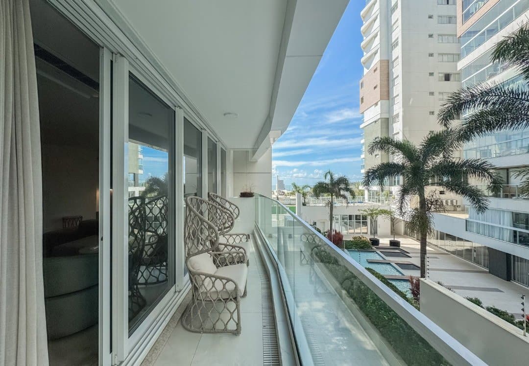 Apartamento de 3 quartos com 3 suítes e 173 m² em Itajaí