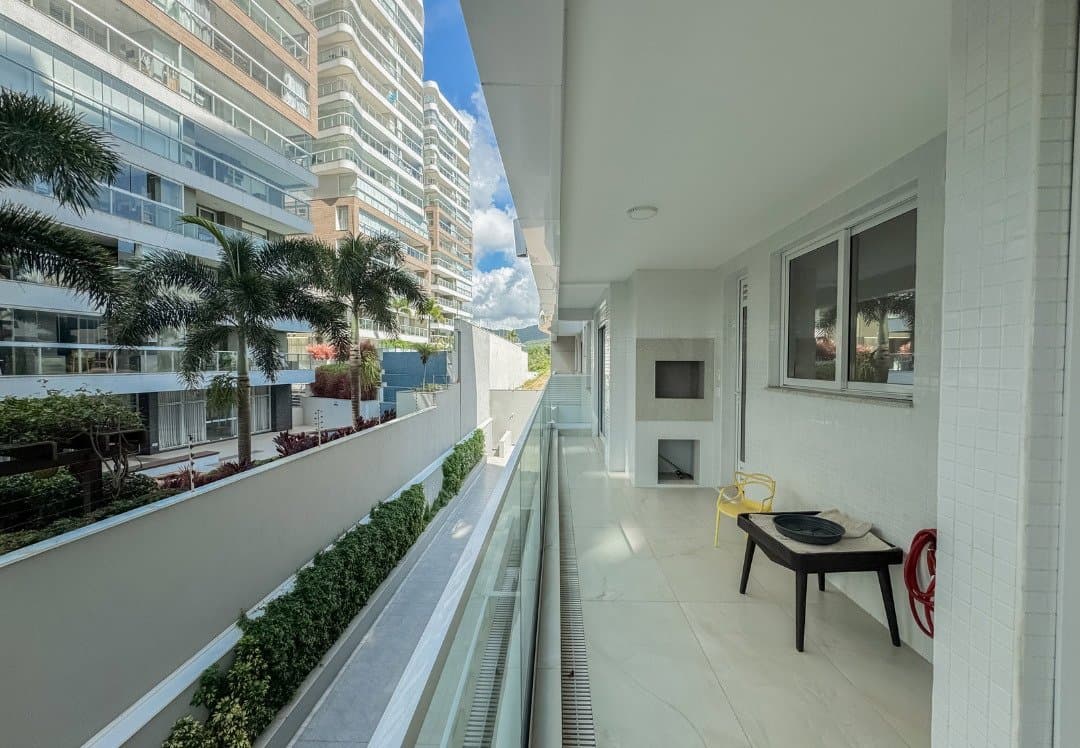 Apartamento de 3 quartos com 3 suítes e 173 m² em Itajaí