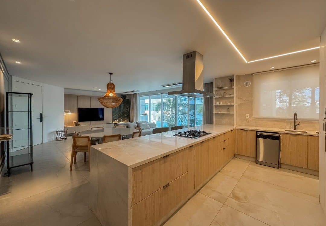 Apartamento de 3 quartos com 3 suítes e 173 m² em Itajaí
