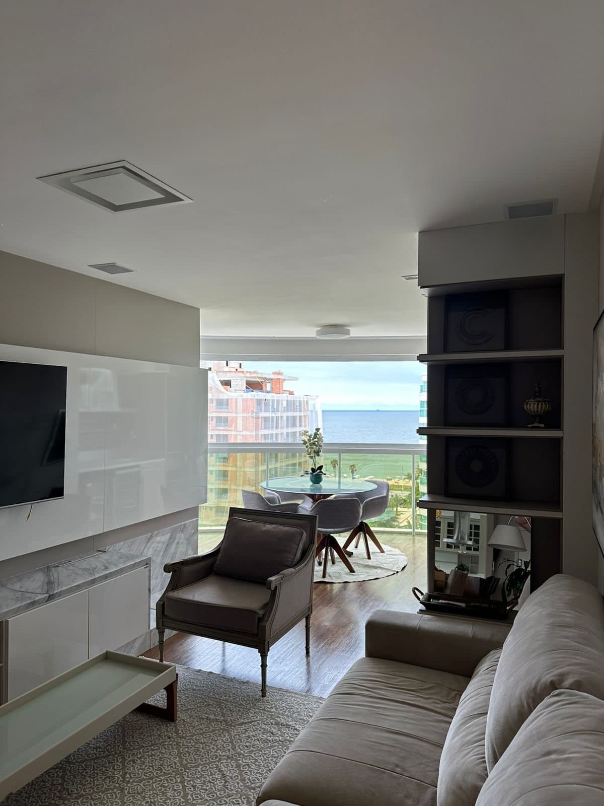 Apartamento de 3 quartos com 3 suítes e 160 m² em Itajaí