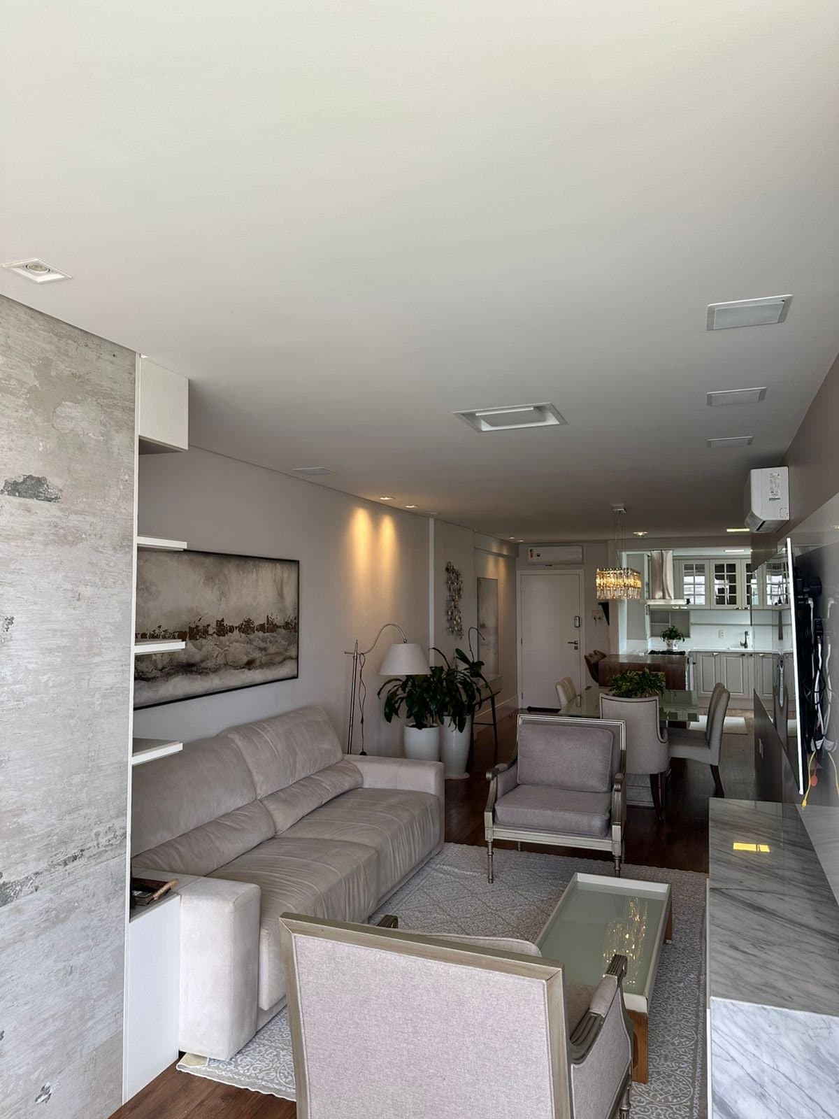 Apartamento de 3 quartos com 3 suítes e 160 m² em Itajaí