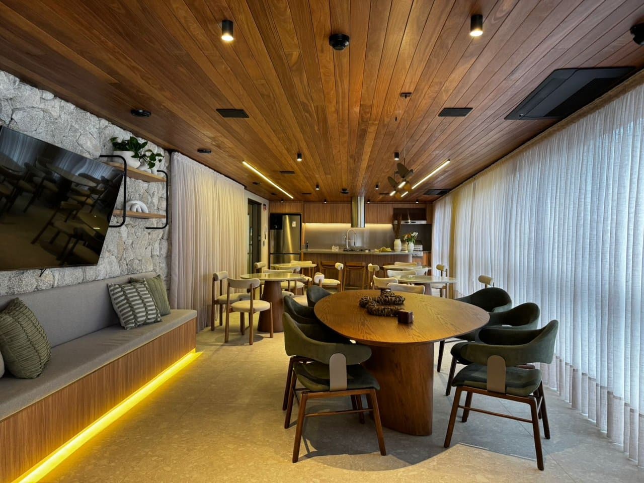Apartamento de 2 quartos com 2 suítes e 92 m² em Itajaí