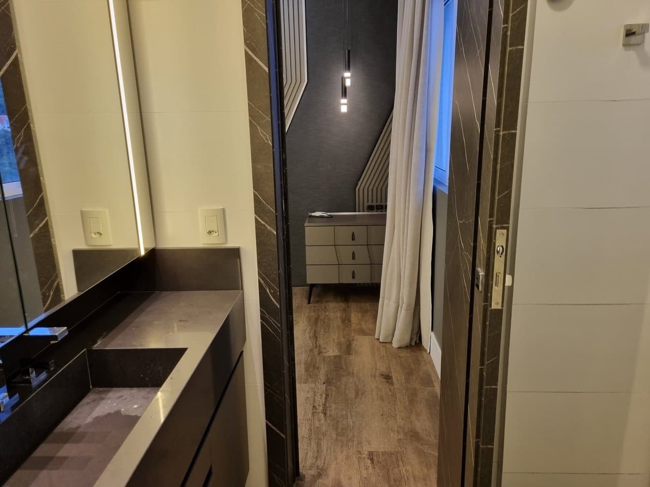 Apartamento de 3 quartos com 3 suítes e 191 m² em Itajaí