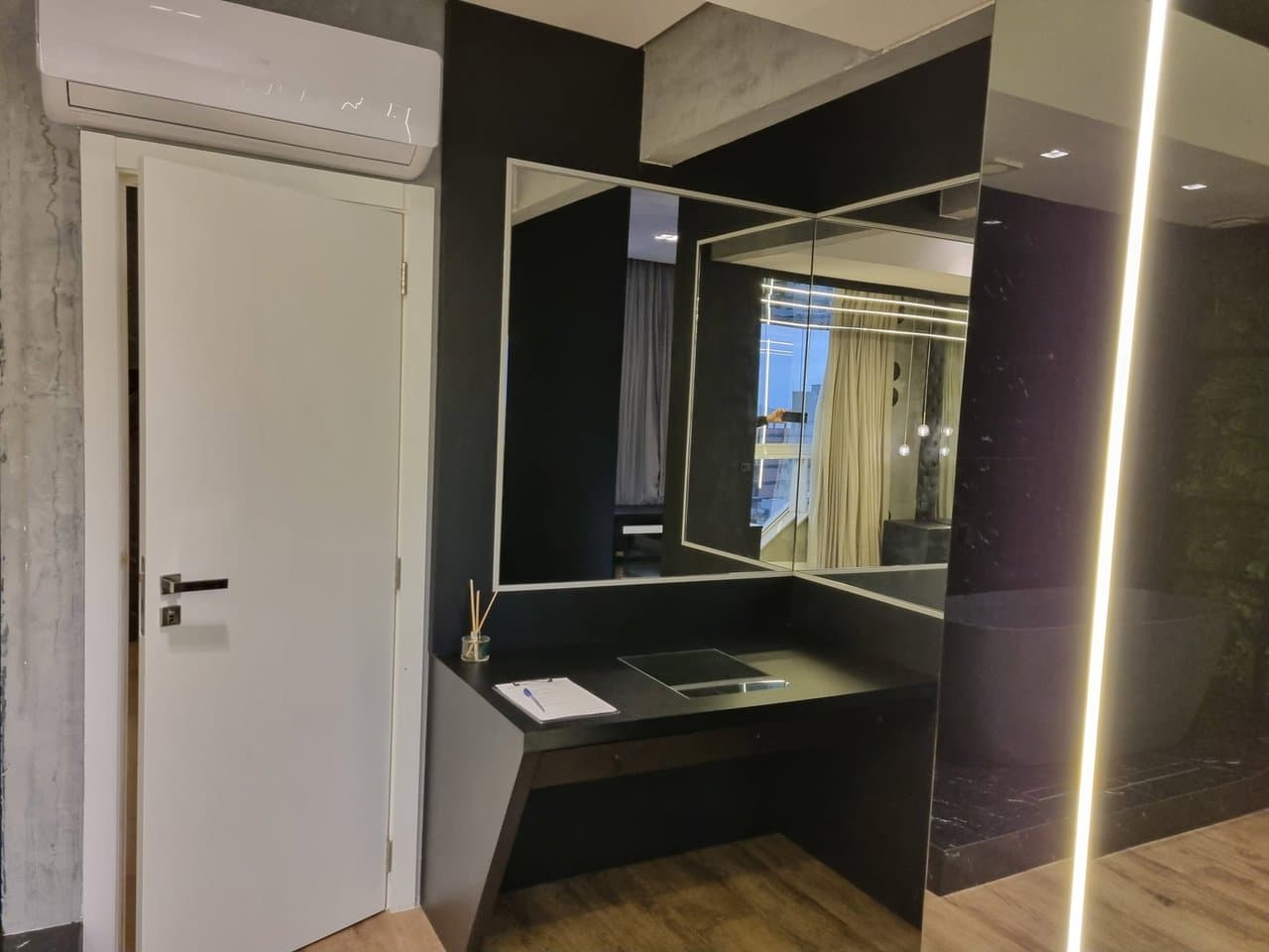 Apartamento de 3 quartos com 3 suítes e 191 m² em Itajaí