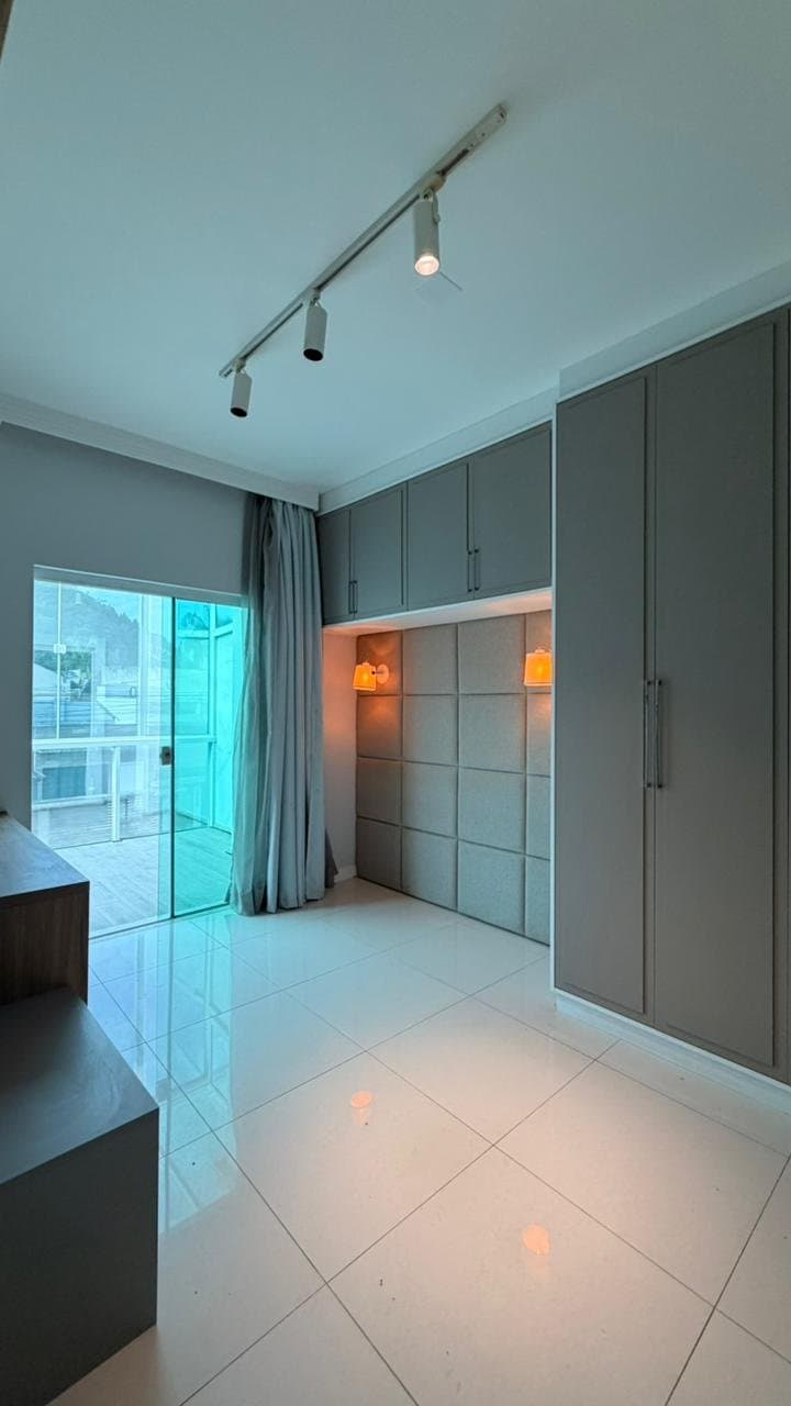 Casa de 2 quartos com 1 suíte e 240 m² em Itajaí
