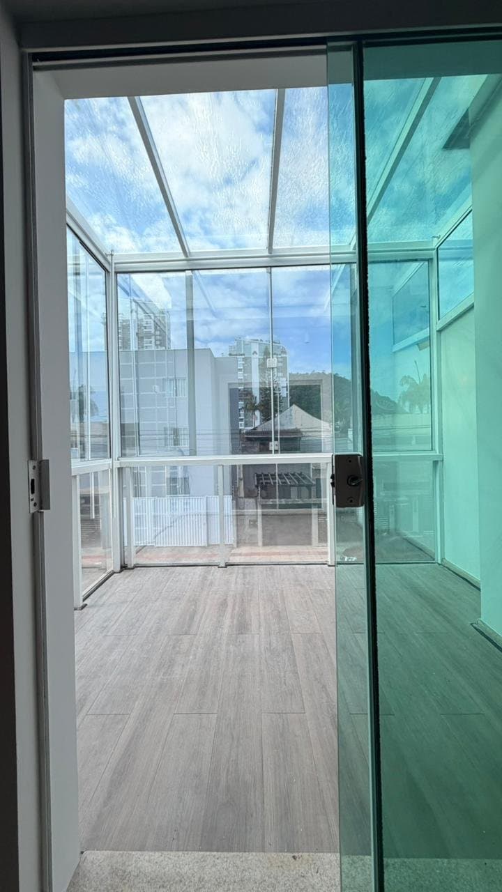 Casa de 2 quartos com 1 suíte e 240 m² em Itajaí
