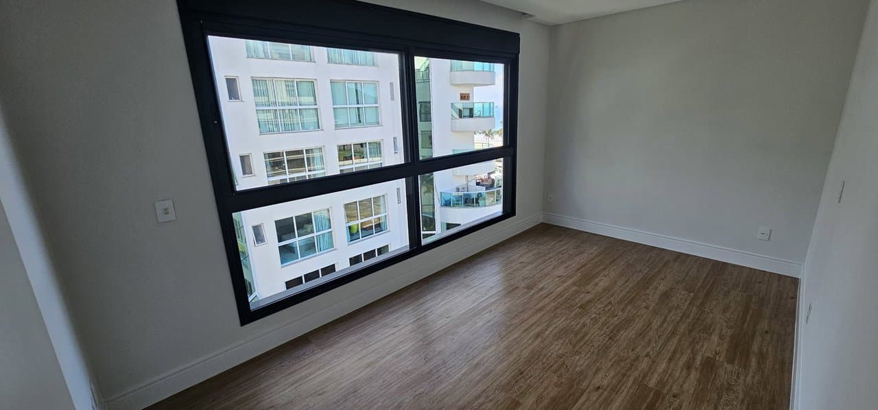 Cobertura de 4 quartos com 4 suítes e 369 m² em Itajaí