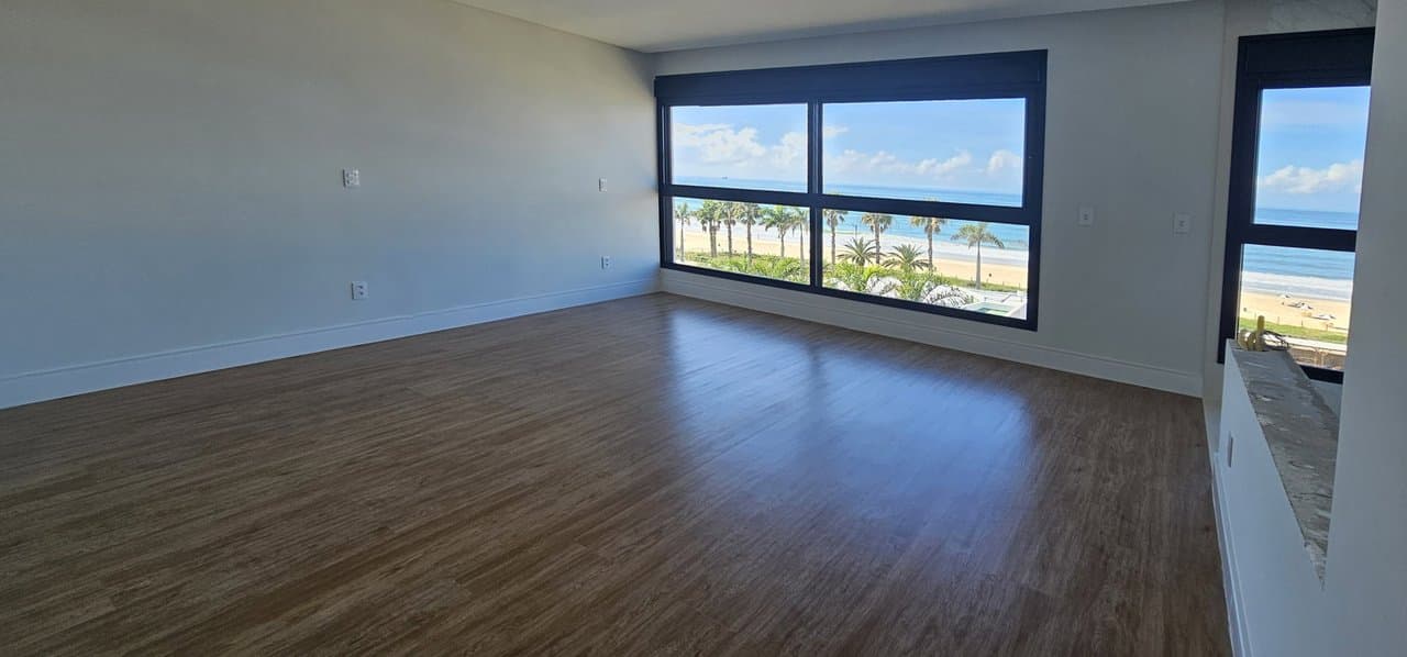 Cobertura de 4 quartos com 4 suítes e 369 m² em Itajaí