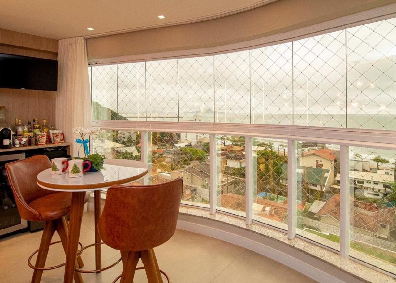 Apartamento de 3 quartos com 3 suítes e 130 m² em Itajaí