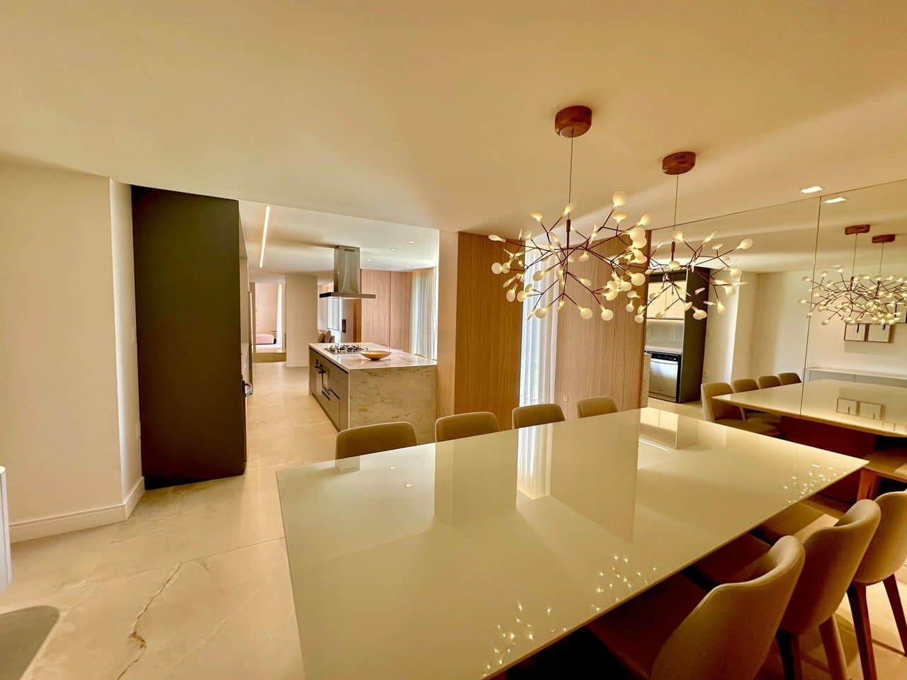 Apartamento de 3 quartos com 3 suítes e 185 m² em Itajaí