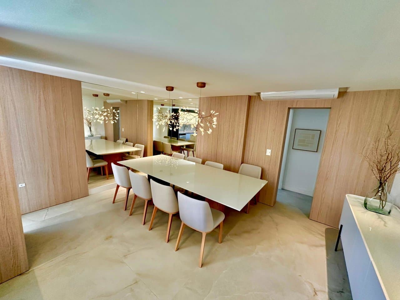 Apartamento de 3 quartos com 3 suítes e 185 m² em Itajaí